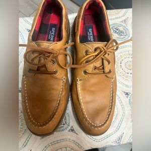 Sperry Lug Sole Top Siders.  Men’s size 9M. NWOB nice leather! Non skid soles